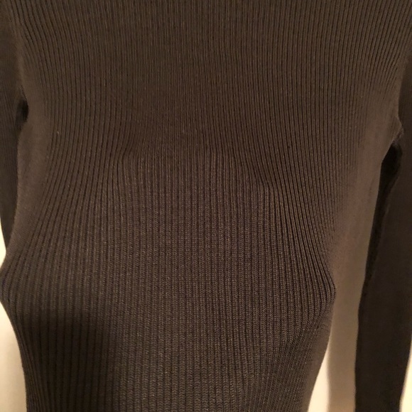 SOLD - 100% Silk Ribbed Turtleneck - Picture 3 of 6